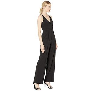 🆕 NWT- Donna Morgan V-Neck Crepe Woven Jumpsuit